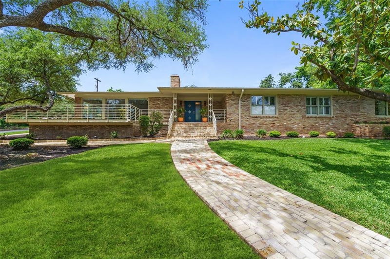 Virtual tour of 4300 Balcones Dr