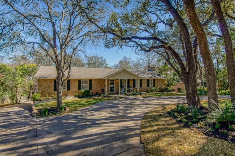 Virtual tour of 4303 Balcones Dr