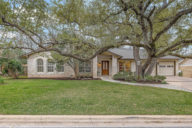 Virtual tour of 4303 Endcliffe DR