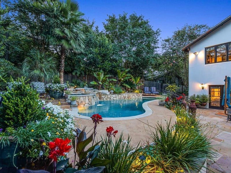 Virtual tour of 4304 Balcones