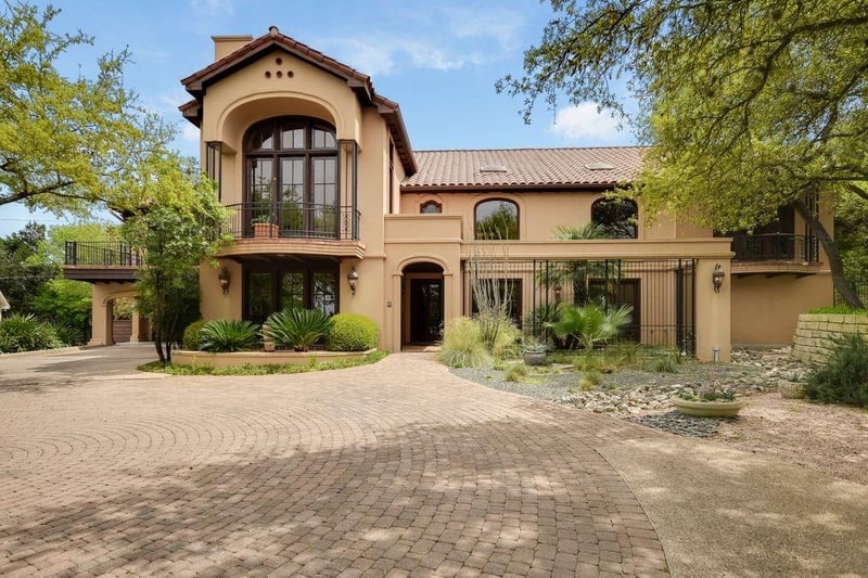 Virtual tour of 4305 Waterford Pl