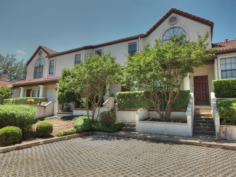 Virtual tour of 4306 BONNELL VISTA Cv Unit #C-4