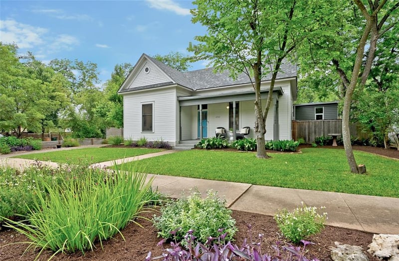 Virtual tour of 4307 Avenue F