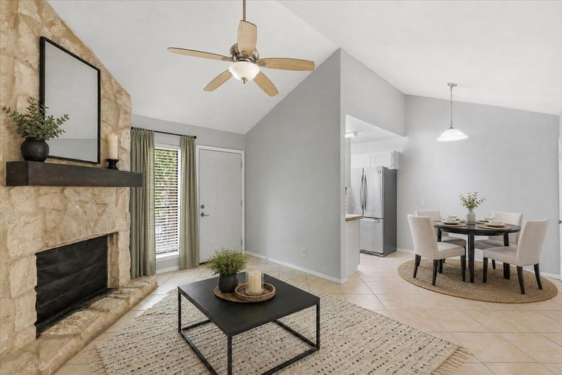 Virtual tour of 4307 S 1st St Unit #206