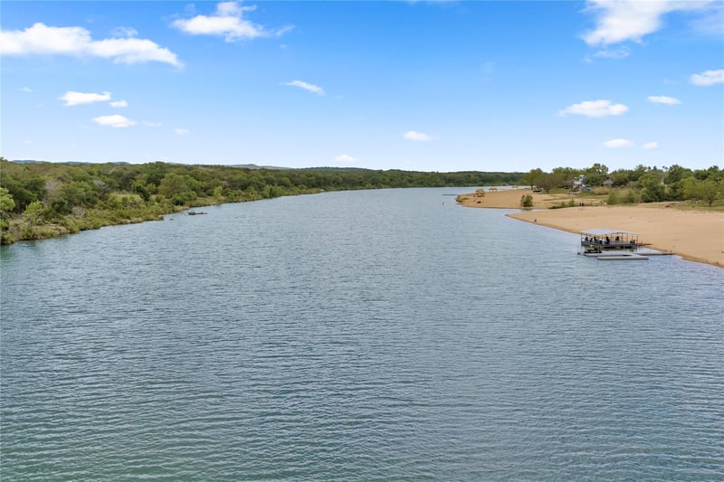 Virtual tour of 4310 River Oaks DR