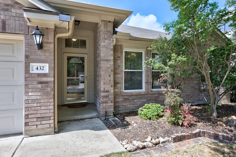 Virtual tour of 432 Falcon Ln