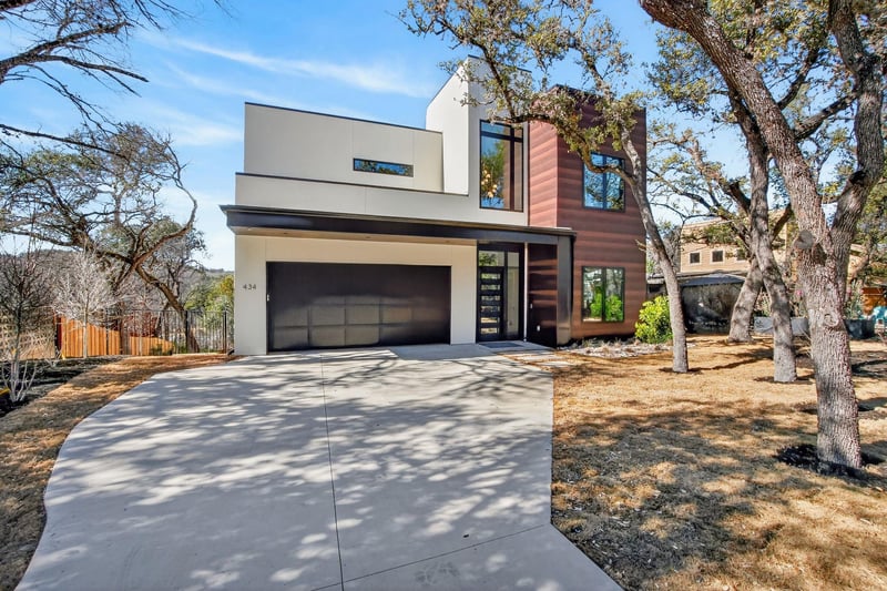 Virtual tour of 434 Brady LN