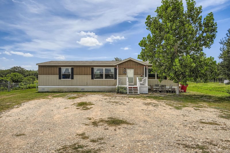 Virtual tour of 435 Still Meadow Dr