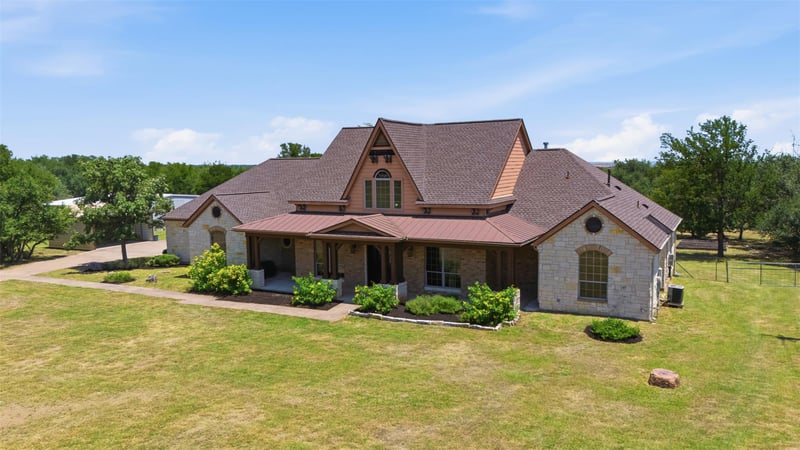 Virtual tour of 438 Patricia RD