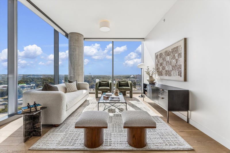 Virtual tour of 44 East Ave Unit #1407