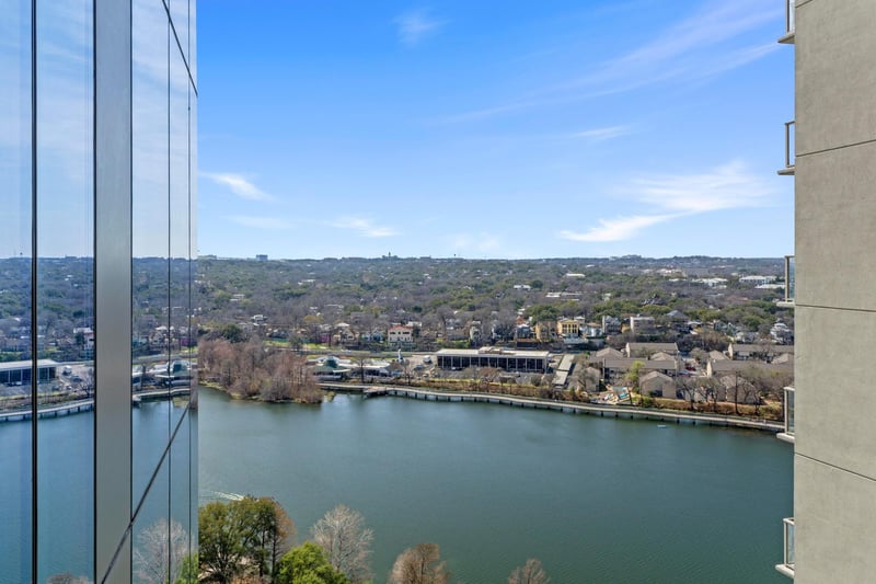 Virtual tour of 44 East Ave Unit #1602