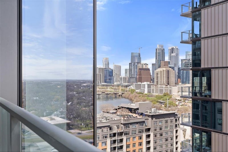 Virtual tour of 44 East Ave Unit #1706