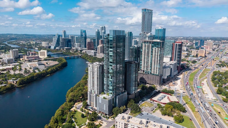 Virtual tour of 44 East Ave Unit #3305