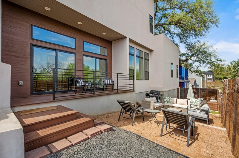 Virtual tour of 4400 Mount Vernon DR Unit #B