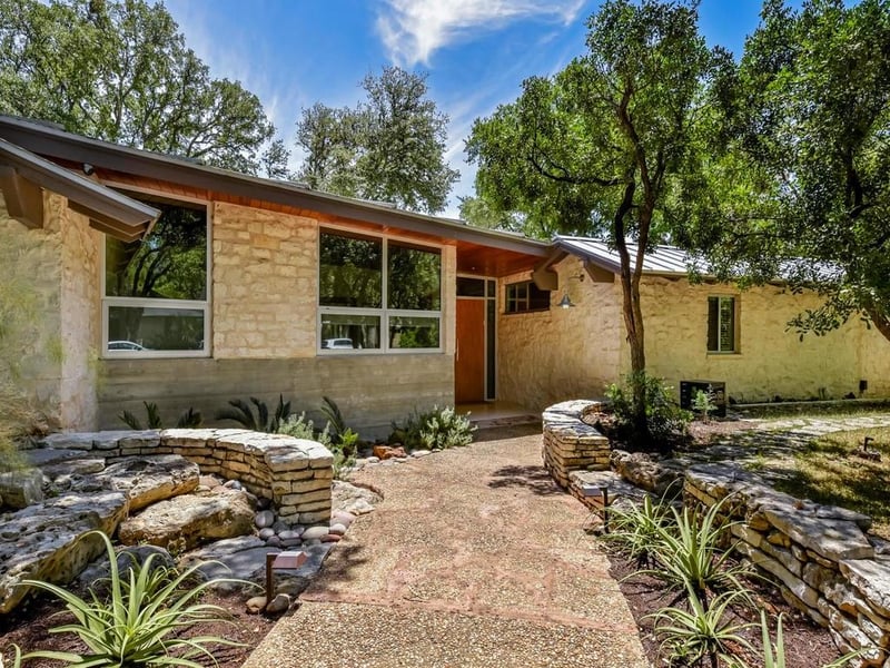 Virtual tour of 4401 Deepwoods Dr
