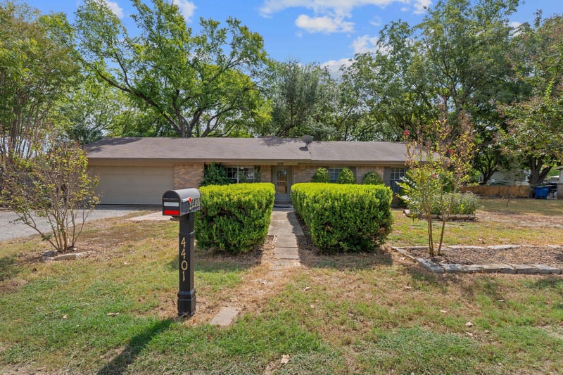 Virtual tour of 4401 Norwood Ln