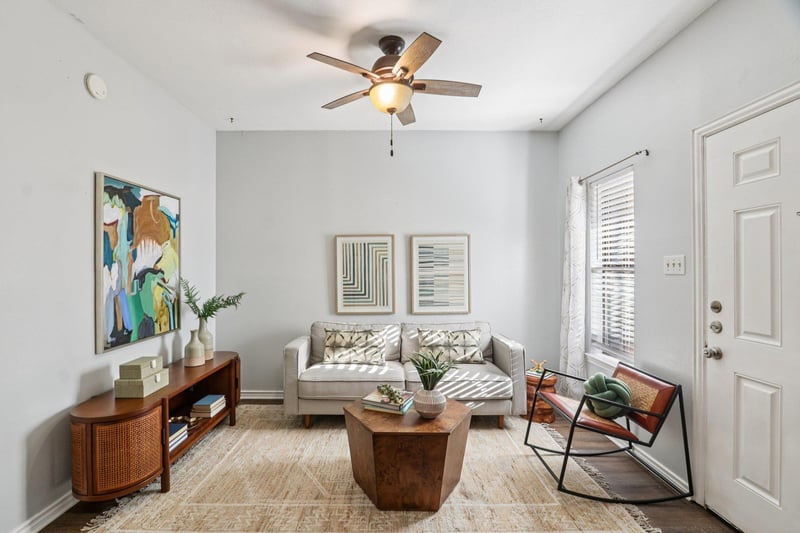 Virtual tour of 4401 Speedway Unit #105