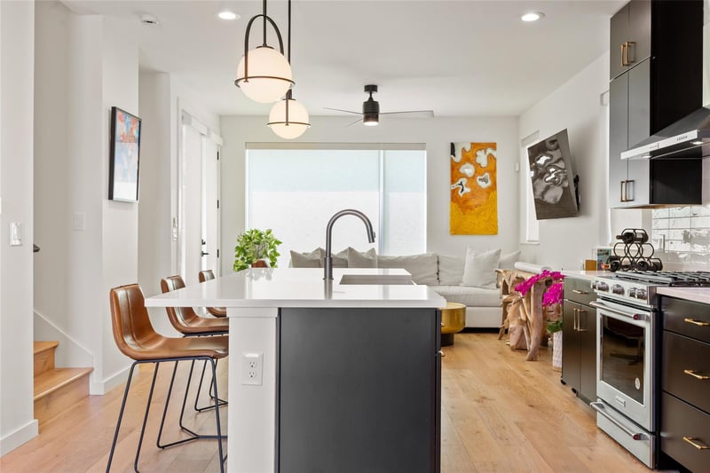 Virtual tour of 4404 Mount Vernon DR Unit #B