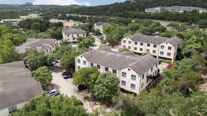 Virtual tour of 4407 Bee Caves RD Unit #221
