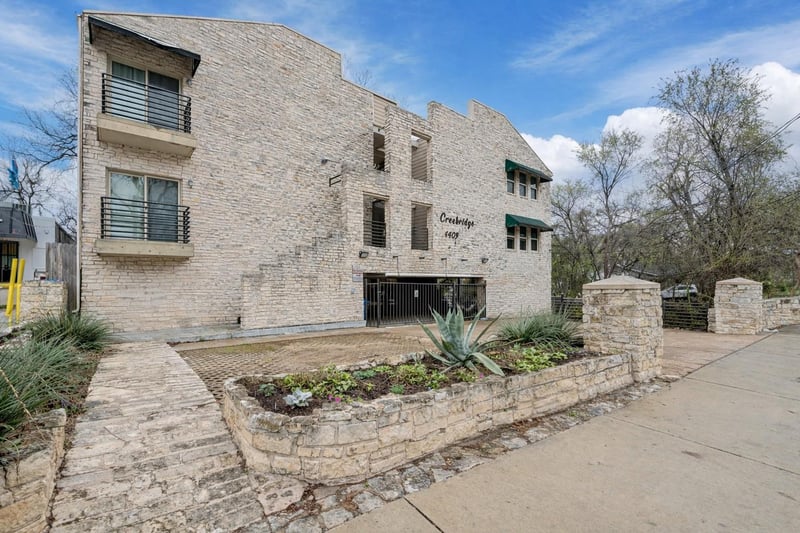Virtual tour of 4409 Duval St Unit #305