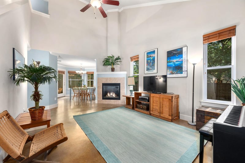 Virtual tour of 4413 Barrow Ave