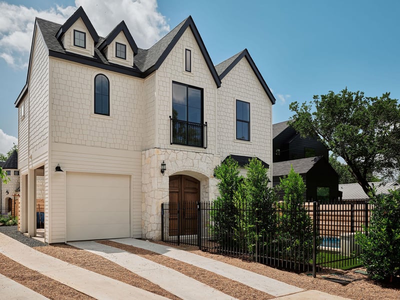 Virtual tour of 4415 Gillis ST Unit #1
