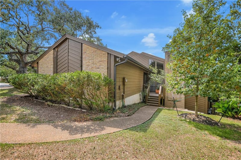 Virtual tour of 4419 Stony Meadow LN