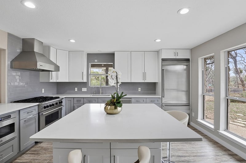 Virtual tour of 445 Rocky River RD