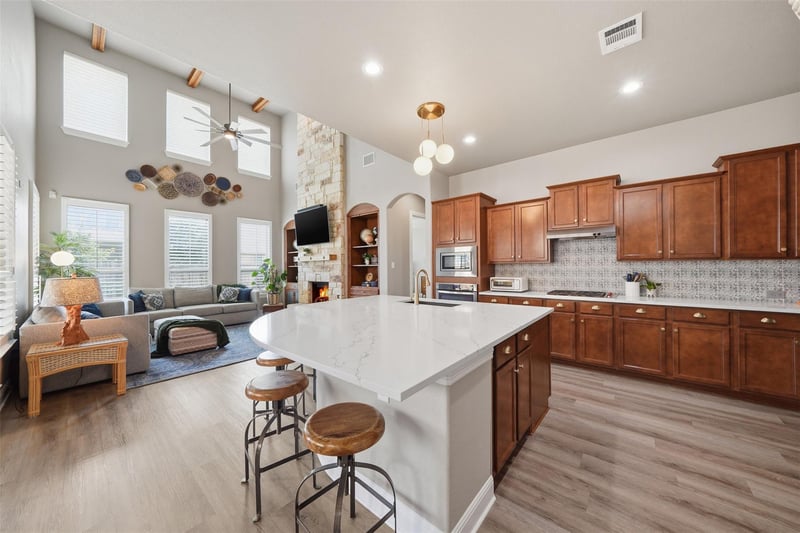 Virtual tour of 447 Clear Springs HOLW