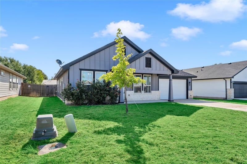 Virtual tour of 449 Dove TRL