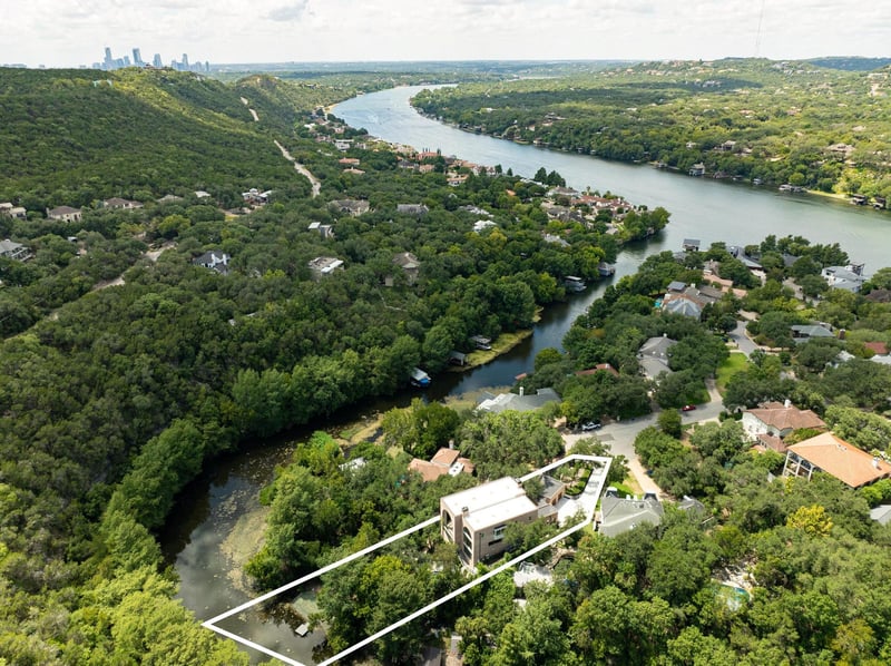 Virtual tour of 4500 River Wood Ct