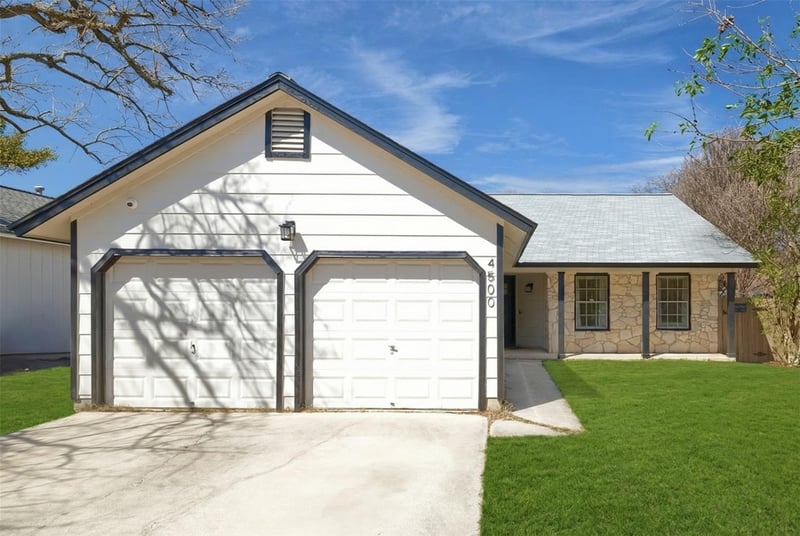 Virtual tour of 4500 Sarasota DR