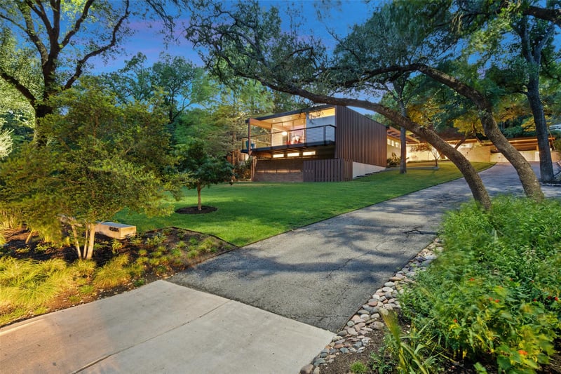 Virtual tour of 4506 Crestway DR