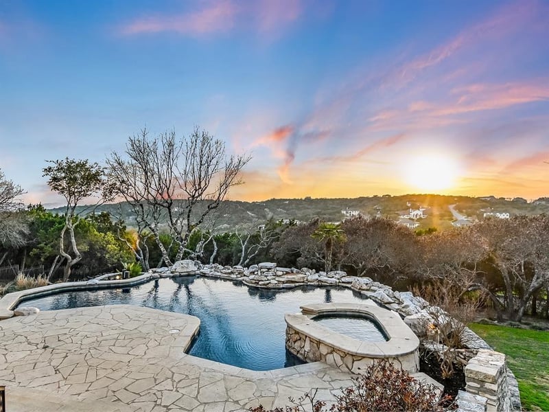 Virtual tour of 4508 Court Of St James