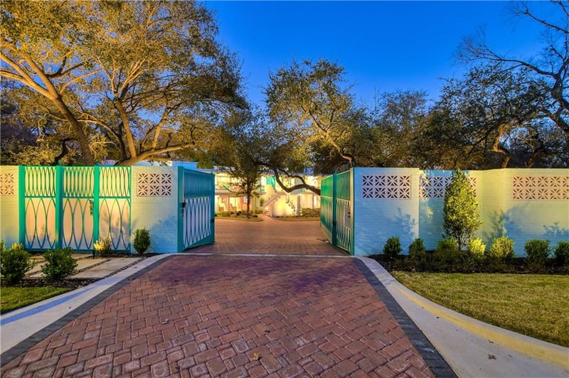 Virtual tour of 4511 Balcones DR