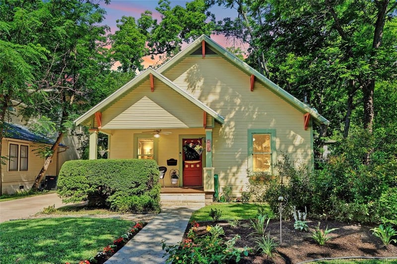 Virtual tour of 4512 Avenue F