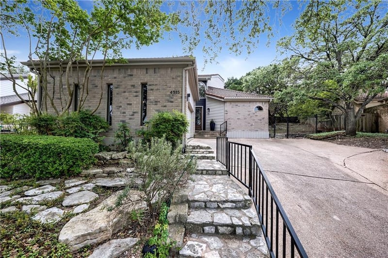 Virtual tour of 4515 Autumnleaf HOLW