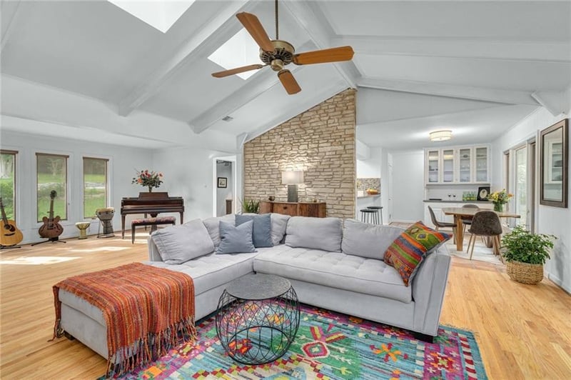 Virtual tour of 4517 Edgemont Dr