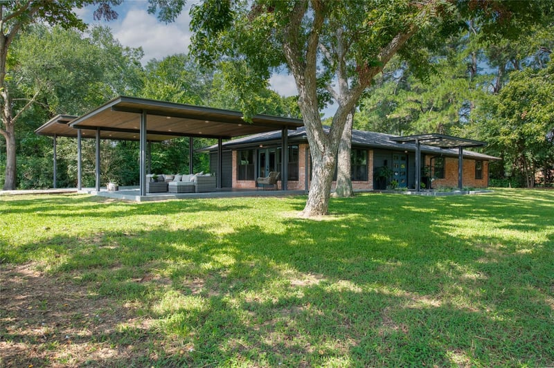 Virtual tour of 455 Post Oak Court