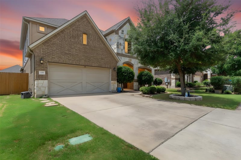 Virtual tour of 459 Clear Springs HOLW