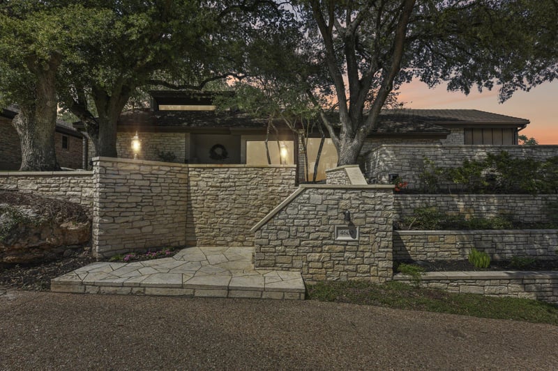 Virtual tour of 4600 Cat Mountain DR