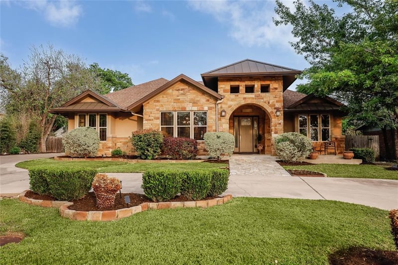 Virtual tour of 4601 Rimrock Trl
