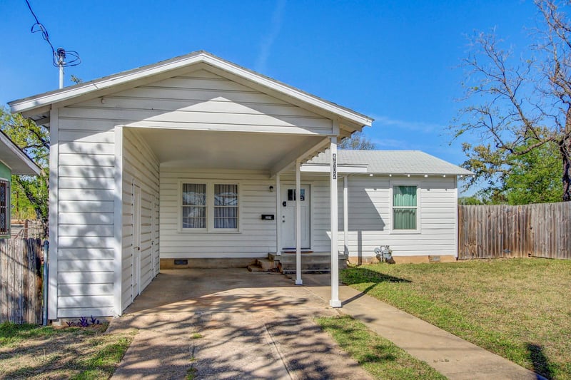 Virtual tour of 4602 Leslie Ave