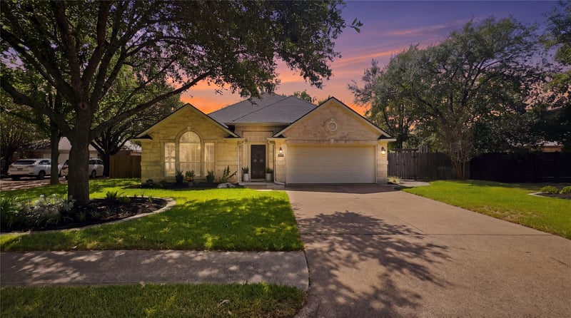 Virtual tour of 4605 Eagle Feather Dr