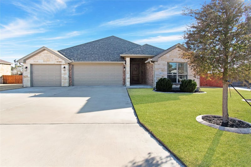 Virtual tour of 4605 Lucius Ln