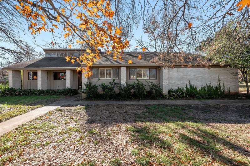 Virtual tour of 4607 Fawnwood CV