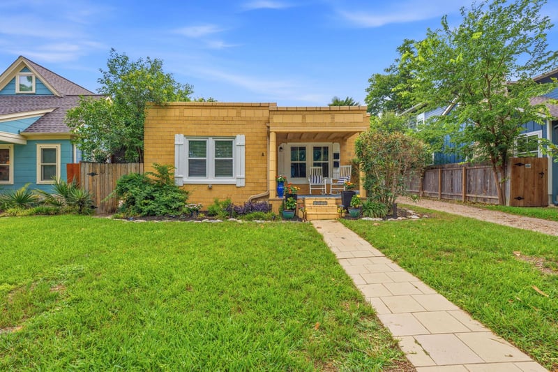 Virtual tour of 4611 Rosedale Ave
