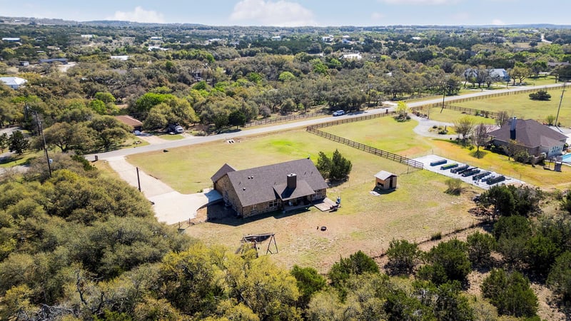 Virtual tour of 463 Beauchamp RD