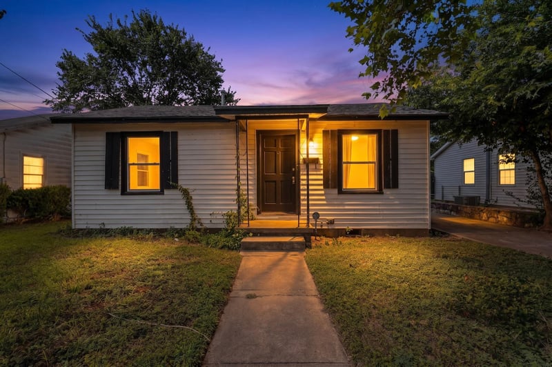 Virtual tour of 4703 Leslie Ave