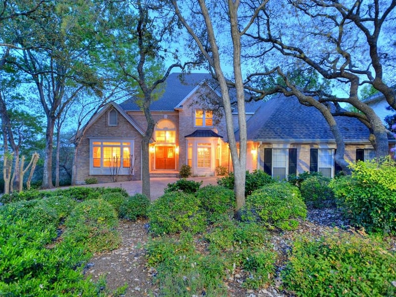 Virtual tour of 4703 Lookout Mountain Cv